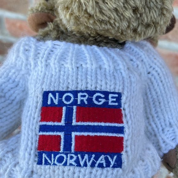 NORWAY Flag Norge Plush Moose Bean Sitting Souvenir Plush Stuffed Animal Sweater - Picture 2 of 5